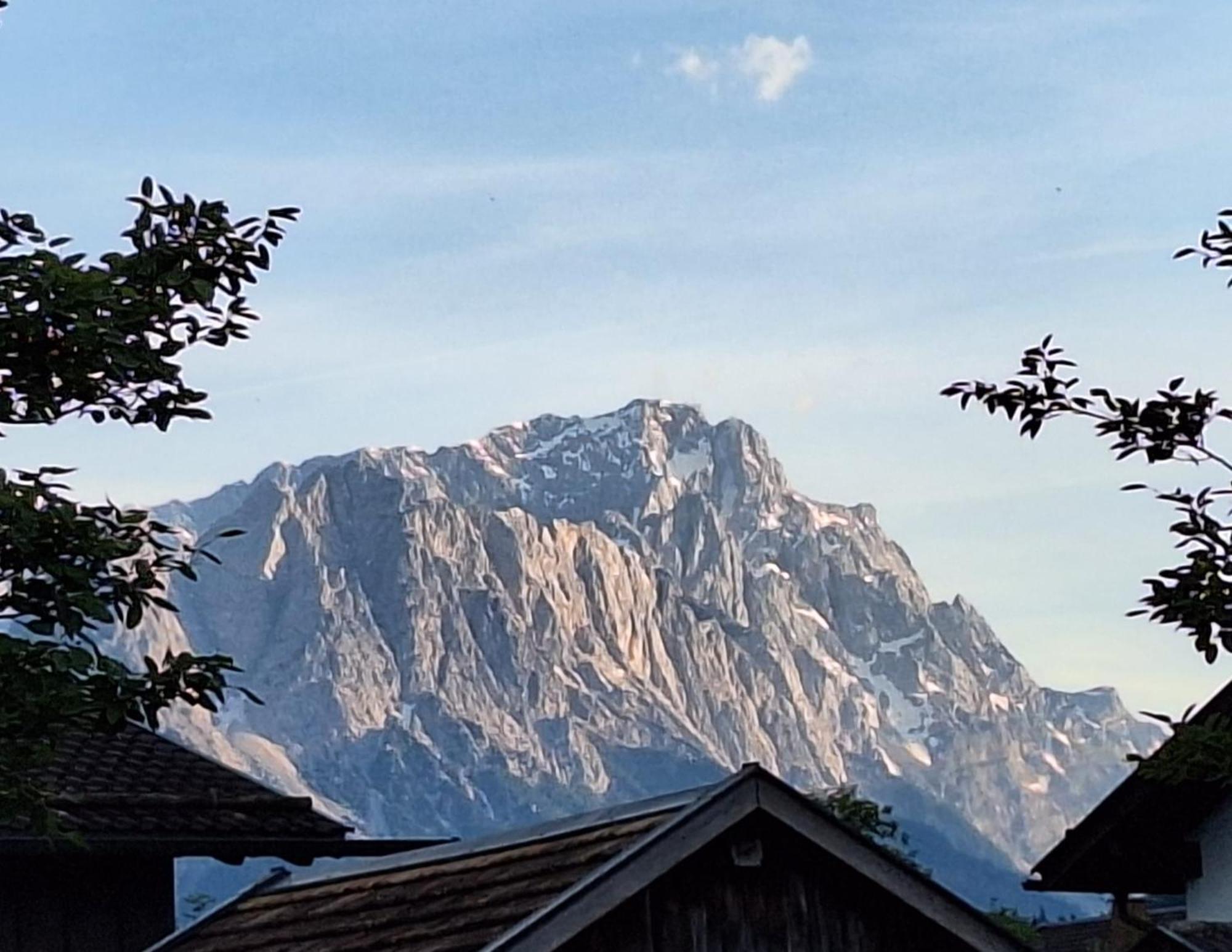Hotel Gasthof Alter Wirt Farchant Exterior foto