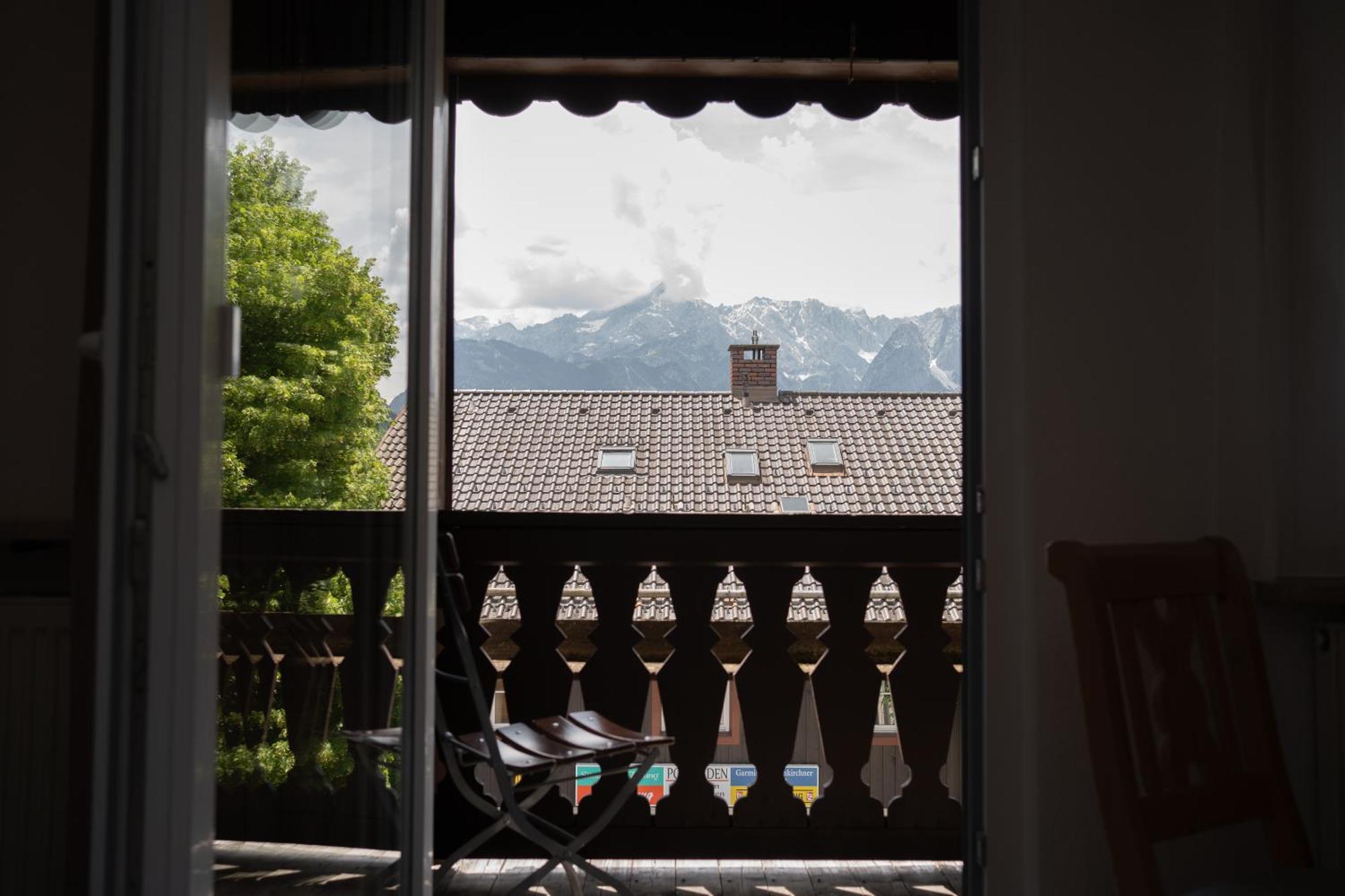 Hotel Gasthof Alter Wirt Farchant Exterior foto